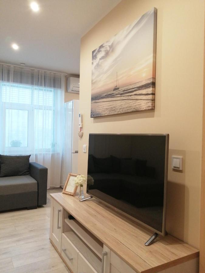 Apartamenti Miera Osta Liepaja Exterior photo